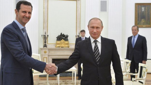 Os presidentes da Síria, Bashar al-Assad, e Rússia, Vladimir Putin