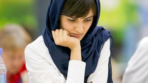 بعضی از شطرنج‌بازان و همین‌طور کنش‌گران به درخواست بایکوت مسابقات شطرنج در تهران اعتراض کرده‌اند.
