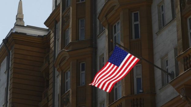La fachada de la embajada estadounidense en Moscú.