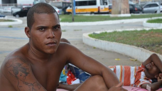 'Novo capitão da areia': João Vítor, de 20 anos, vive na rua 'há uns quatro ou cinco anos
