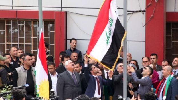 Kerkük İl Meclisi'ne Irak Kürt Bölgesel Yönetimi bayraklarının asılması, Bağdat'taki merkezi hükümet ile İran ve Türkiye'nin tepkisini çekmişti.