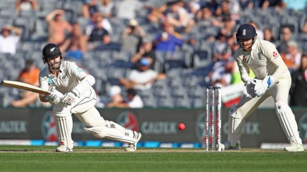 நியூசிலாந்தின் பந்துவீச்சால் 58 ரன்களில் சுருண்ட இங்கிலாந்து அணி