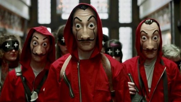 Personagens com máscaras de DalÃ