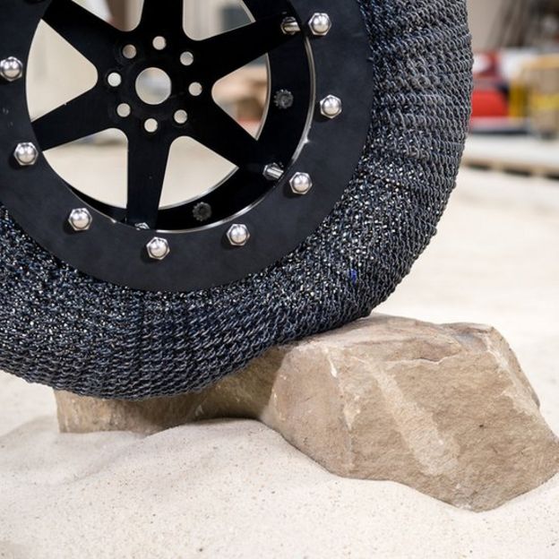 A “reinvenção da roda”: como é o substituto quase indestrutível dos pneus criado pela Nasa