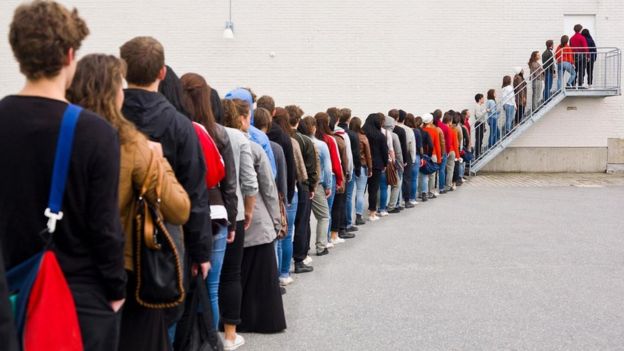 Fila de personas