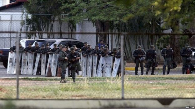 Venezuelan soldiers guarded the area around the airport in Maracaibo