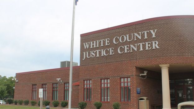 El centro de Justicia del condado de White.