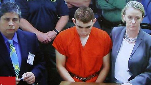 ஃபுளோரிடா துப்பாக்கிச் சூடு: குற்றம் சுமத்தப்பட்டவர் குறித்து முன்பே எச்சரிக்கை