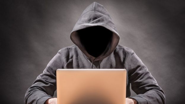 El ciberacoso se vale del anonimato para potenciar su alcance. Foto: GETTY IMAGES