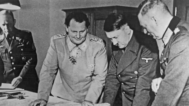 Hitler junto a otros mandos nazis, en una imagen de 1942.