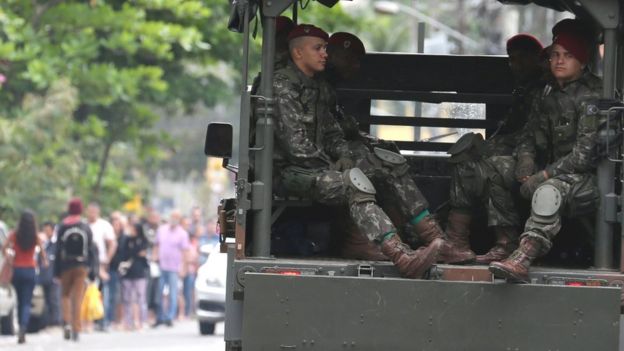 Militares em patrulhamento no Rio