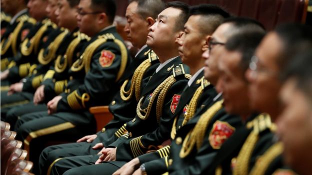 建军90周年大会有武警部队官兵代表、老战士、烈士家属、中央军委委员军队英雄模范、各界群众代表,解放军、武警部队官兵代表等约3000人出席。
