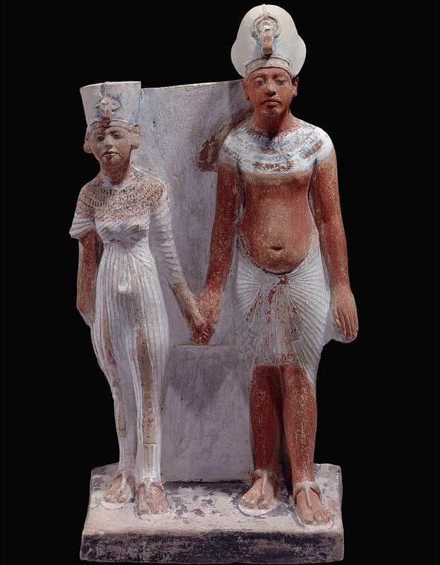 Estátua de Aquenatón e Nefertiti