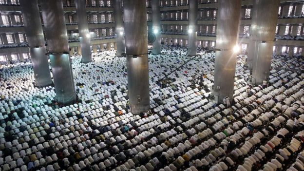 mass prayer at Istiqlal mosque