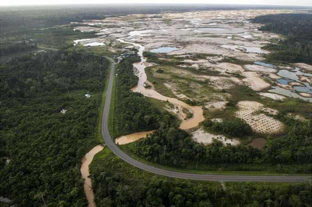 Deforestación en La Pampa, en la zona de amortiguamiento de Tambopata.