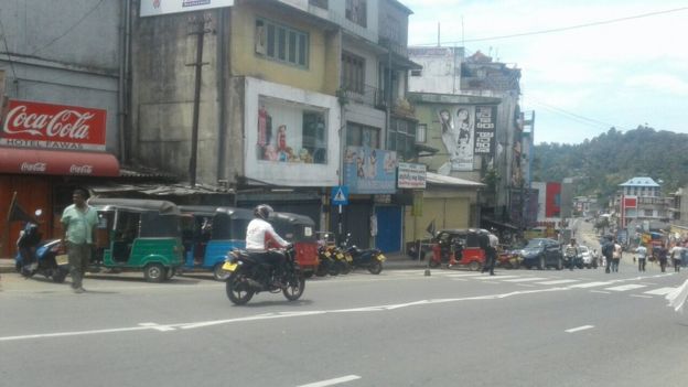 අකර්මණ්ය නගරයේ තවත් දර්ශනයක්