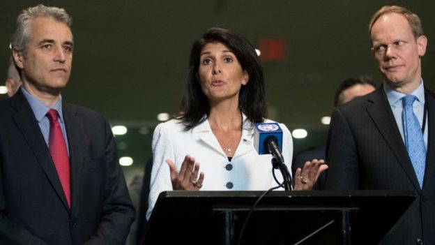 Alexis Lamek, Nikki Haley y Matthew Rycroft, representantes de Francia, Estados Unidos y Reino Unido en la ONU.