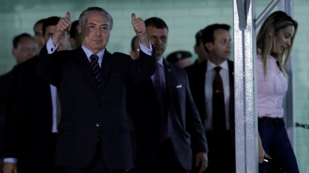Michel Temer deixa hospital em Brasília após ser internado