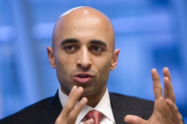 يوسف العتيبة : أكبر من سفير لدى واشنطن