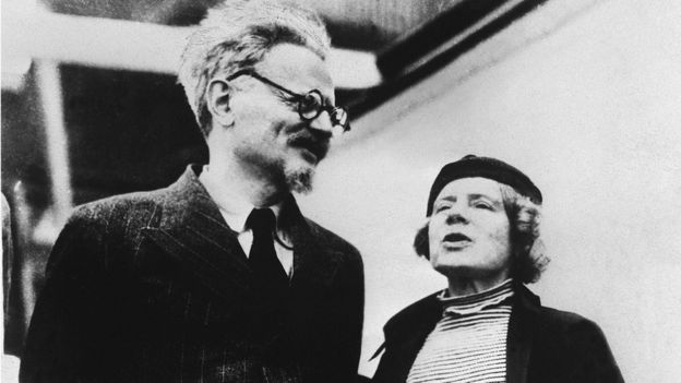 León Trotski junto a su esposa Natalia Sedova.