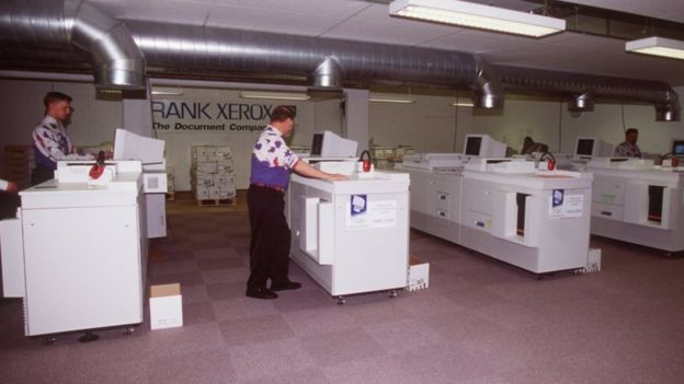 Un centro de copiado con fotocopiadoras Xerox.