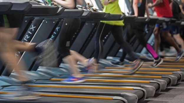 امرأة تسافر 135 ألف ميل للعمل كل عام