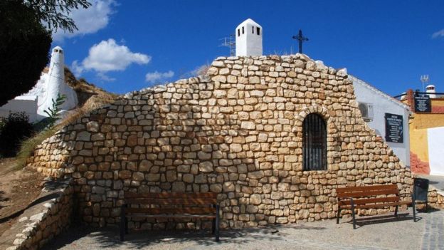 حقائق عن سكان الكهوف في الجنوب الإسباني