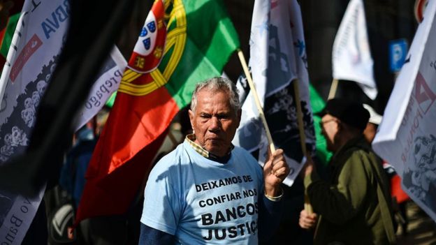 Manifestante en Portugal