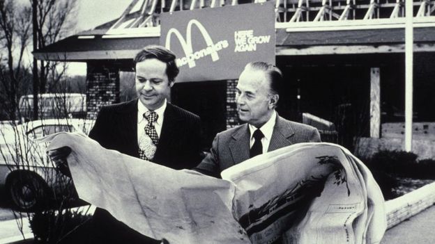 Kroc (à direita), CEO do McDonald's