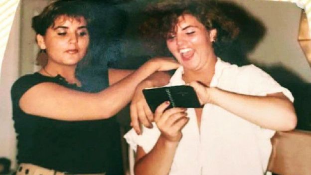 Michelle Cruz White with her sister Janelle, near the time of her death