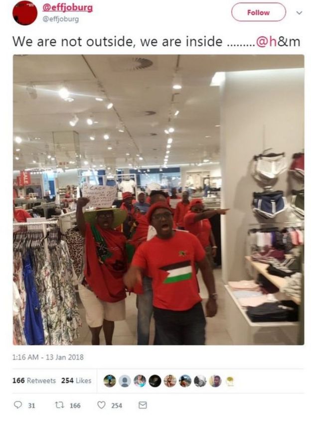 В ЮАР разгромили магазины H&M из-за скандала с расистской футболкой