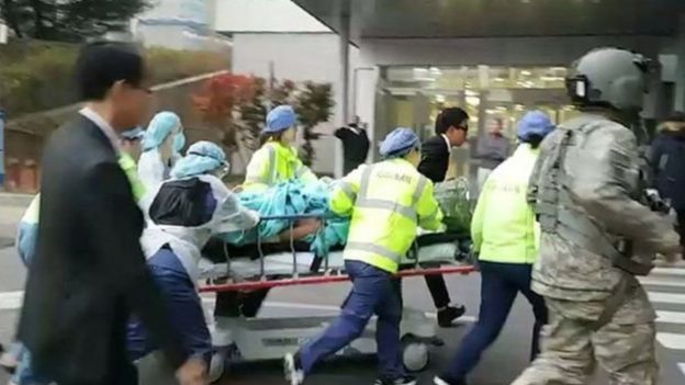 Mwanajeshi wa Korea Kaskazini akikimbizwa hospitalini Korea Kusini