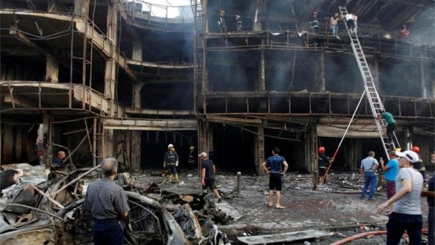 El ataque ocurrió en el distrito de Karrada, Bagdad, mientras las familias realizaban compras al finalizar el Ramadan.