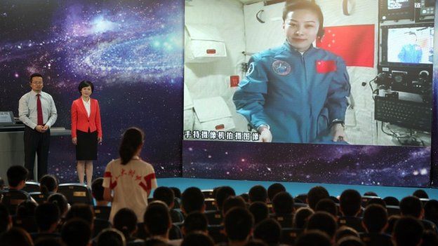 Astronauta faz palestra a partir da Tiangong-1