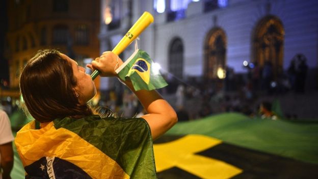 Manifestante pede impeachment de Dilma
