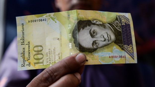 Billete de 100.000 bolívares.