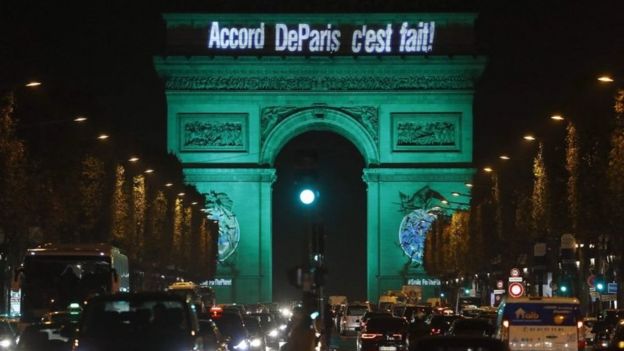 El Arco del Triunfo de París anuncia el acuerdo