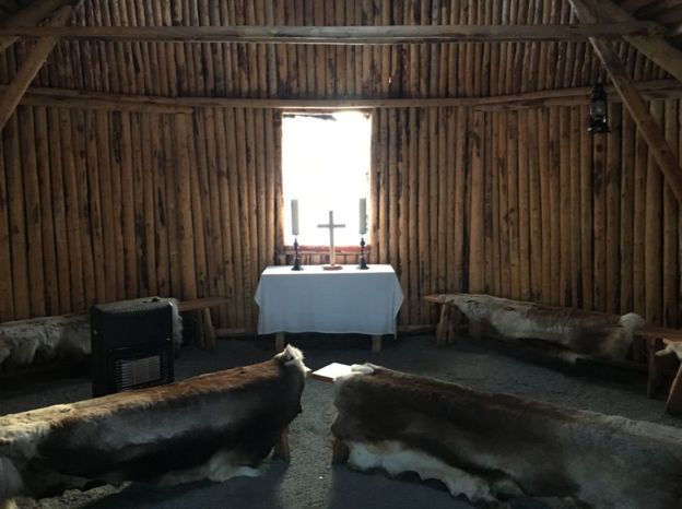 性侵受害者在薩米人傳統的小木屋裏交流感受