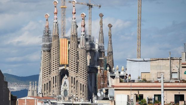 Flag on Sagrada Familia church, Barcelona, 11 Sep 17