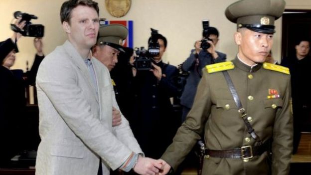 Otto Warmbier alipokamatwa baada ya kujaribu kuiba bango la propaganda