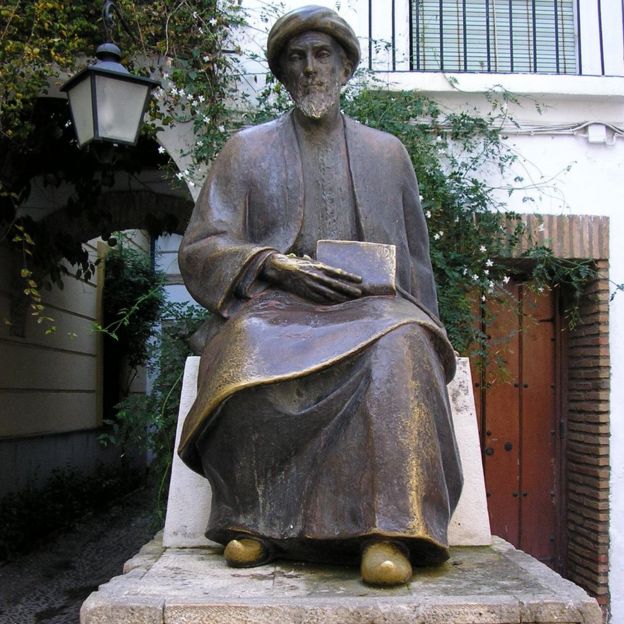 Estatua de Maimónides en Córdoba, España.