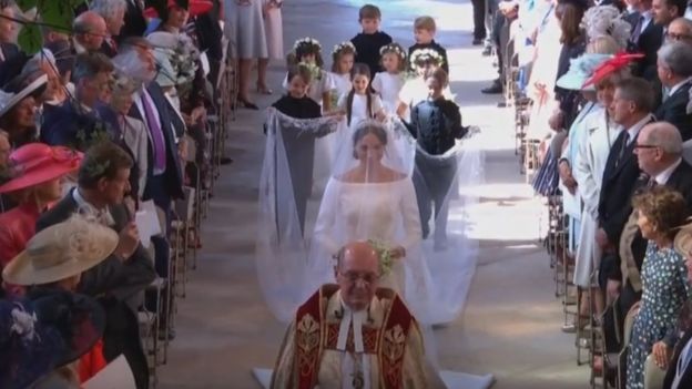 LIVE | அரச குடும்ப திருமணம்: சற்று நேரத்தில் இளவரசர் ஹாரி - மெகன் திருமணம்!