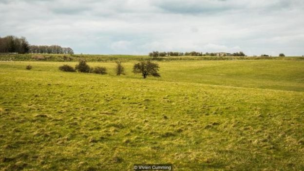 如今,杜灵顿垣墙 (Durrington Walls) 是一片被土堤包围的区域