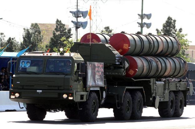 Parade militer Iran