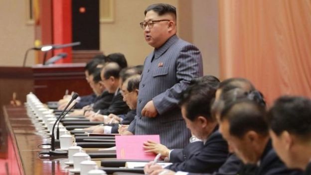 Kiongozi wa korea Kaskazini Kim Jong un amepuuzilia mbali shinikizo za kimataifa