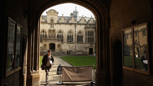 Ít người xuất thân từ gia đình không thuận lợi vào được các trường đại học danh tiếng như Oxford hay Cambridge