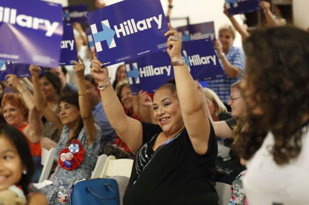 Hispanos en Texas apoyando a Hillary Clinton.