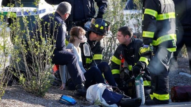 ferida em ataque em Nova York recebe atendimento dos bombeiros
