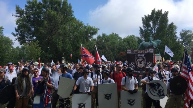 Manifestantes de extrema-direita em Charlottesville