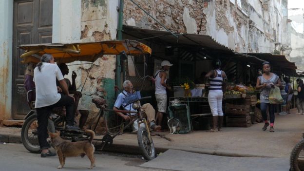 Tiendas informales en La Habana